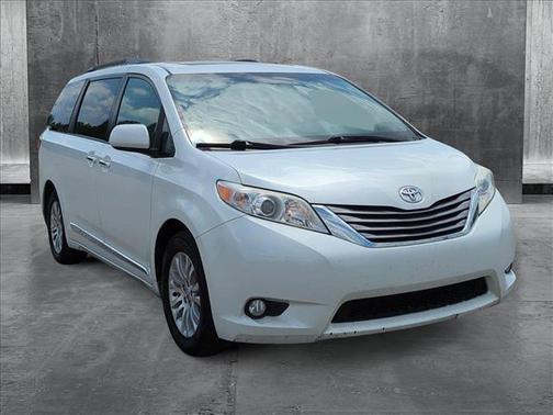 2017 Toyota Sienna XLE Premium