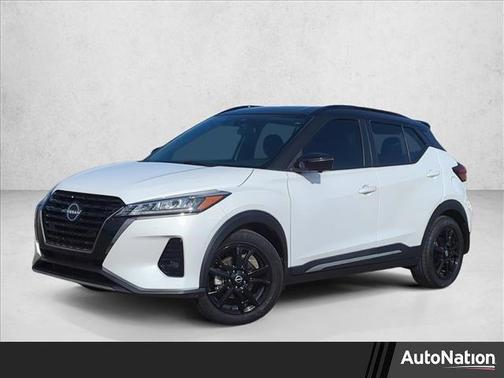 2022 Nissan Kicks SR