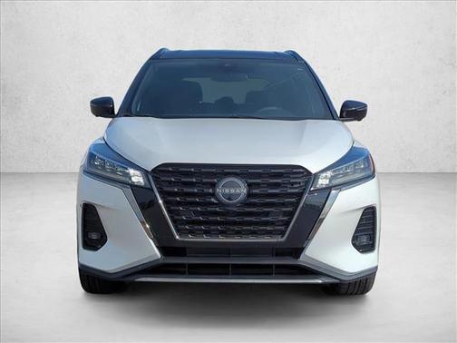 2022 Nissan Kicks SR