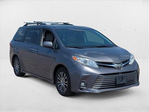2018 Toyota Sienna XLE