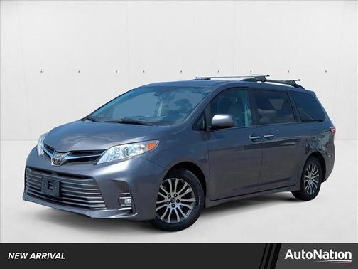 2018 Toyota Sienna XLE