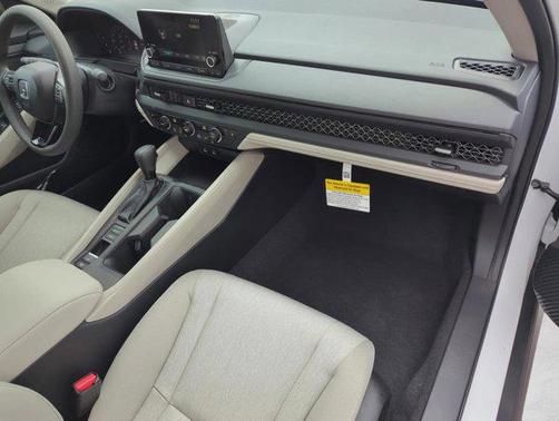 Platinum White Pearl 2025 Honda Accord SE