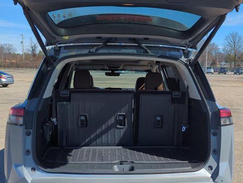 2023 Nissan Pathfinder Platinum 4WD