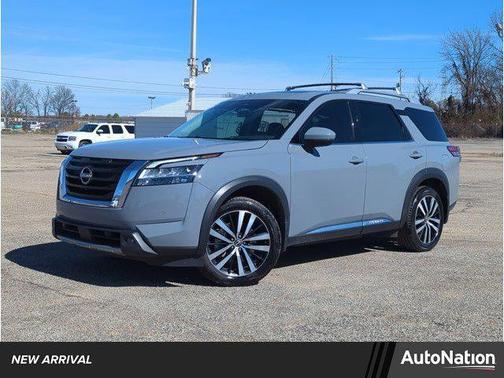 2023 Nissan Pathfinder Platinum 4WD