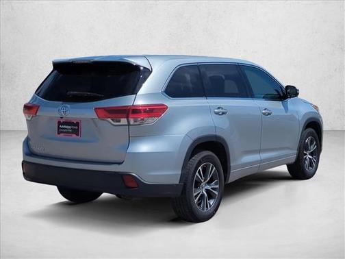 Celestial Silver Metallic 2017 Toyota Highlander LE I4
