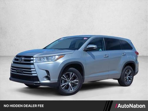 Celestial Silver Metallic 2017 Toyota Highlander LE I4