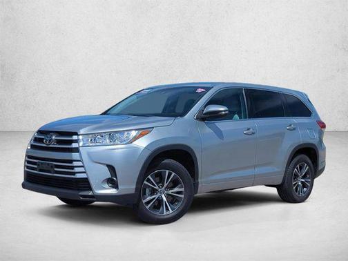 Celestial Silver Metallic 2017 Toyota Highlander LE I4