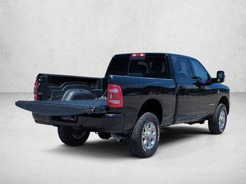 Diamond Black Crystal Pearlcoat 2024 RAM 2500 Laramie Crew Cab 4x4 6'4' Box