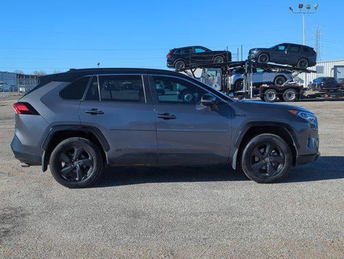 2020 Toyota RAV4 Hybrid SE