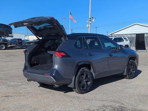 2020 Toyota RAV4 Hybrid SE