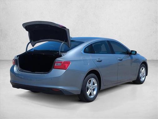 Sterling Gray Metallic 2024 Chevrolet Malibu FWD 1LT