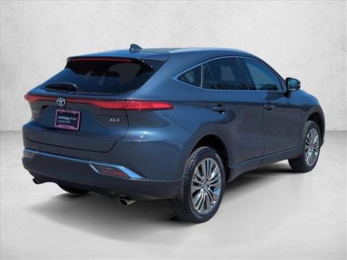 Coastal Gray Metallic 2024 Toyota Venza XLE