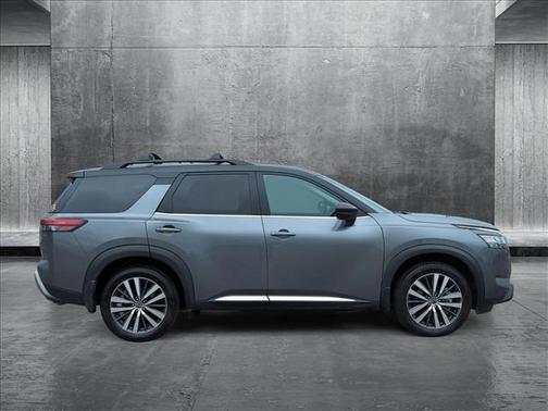 2022 Nissan Pathfinder Platinum 2WD