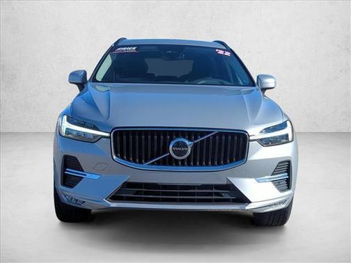 2022 Volvo XC60 B5 Momentum