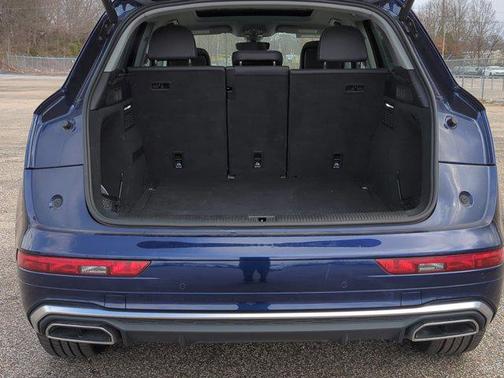 Navarra Blue Metallic 2022 Audi Q5 45 S line Premium Plus