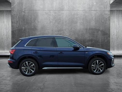Navarra Blue Metallic 2022 Audi Q5 45 S line Premium Plus