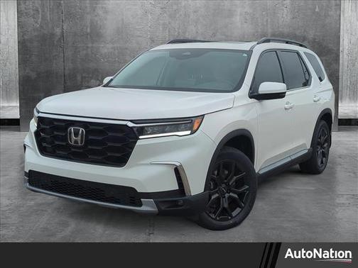 2025 Honda Pilot Touring 8-Passenger