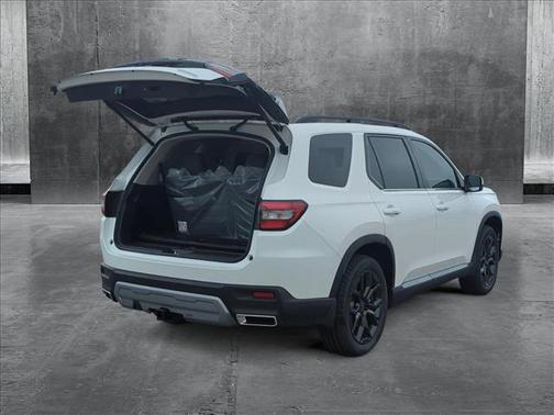 2025 Honda Pilot Touring 8-Passenger