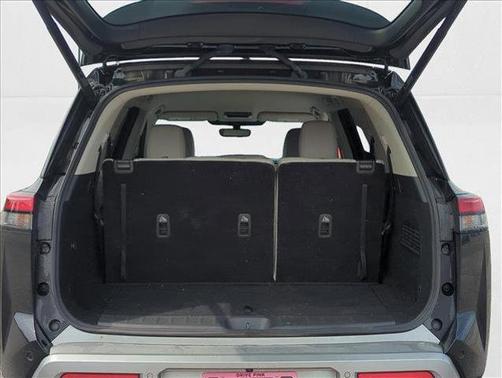2024 Nissan Pathfinder SL 4WD