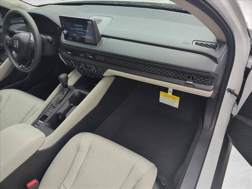 Platinum White Pearl 2026 Honda Accord SE