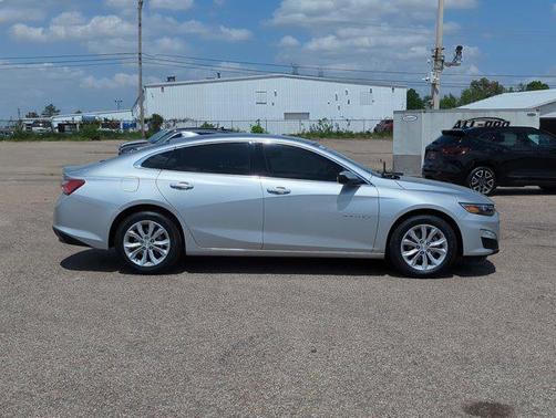 2022 Chevrolet Malibu FWD LT