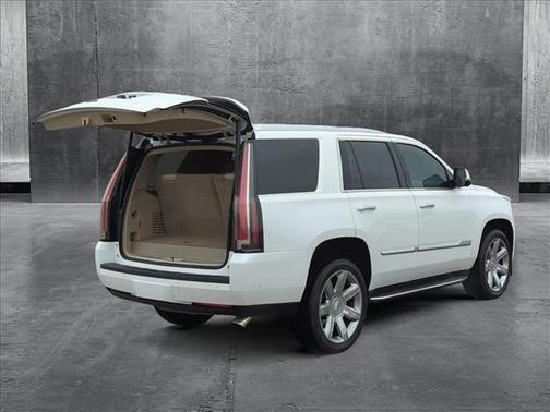 2018 Cadillac Escalade Luxury