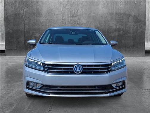 2018 Volkswagen Passat 2.0T SEL Premium
