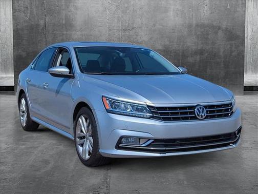 2018 Volkswagen Passat 2.0T SEL Premium