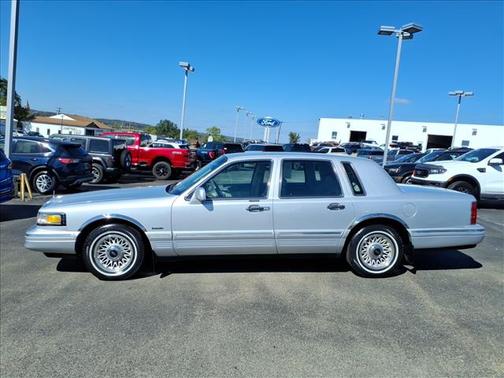 1997 Lincoln Town Car Executive
