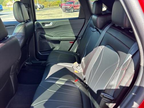 2025 Ford Escape ST-Line Elite