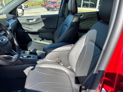 2025 Ford Escape ST-Line Elite