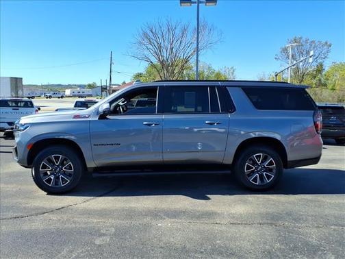 2022 Chevrolet Suburban 4WD Z71