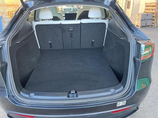 2024 Tesla Model Y Base