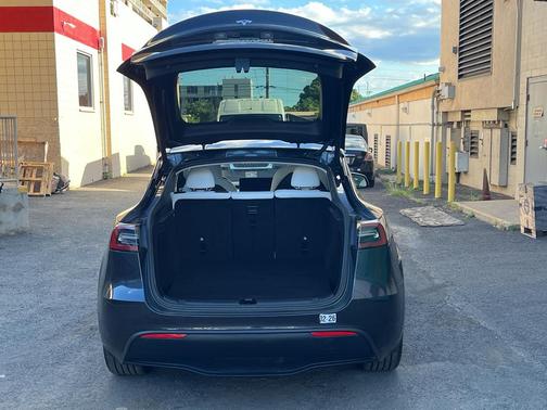 2024 Tesla Model Y Base