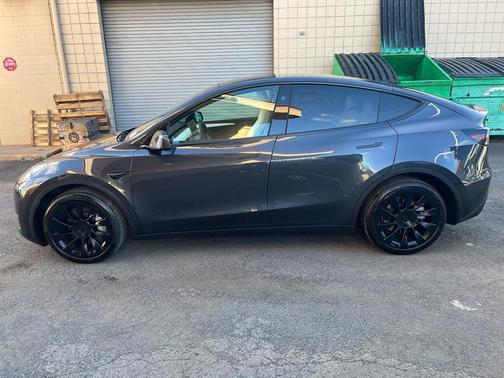 2024 Tesla Model Y Base