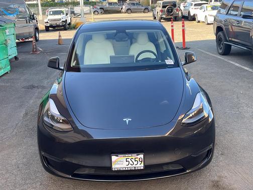 2024 Tesla Model Y Base