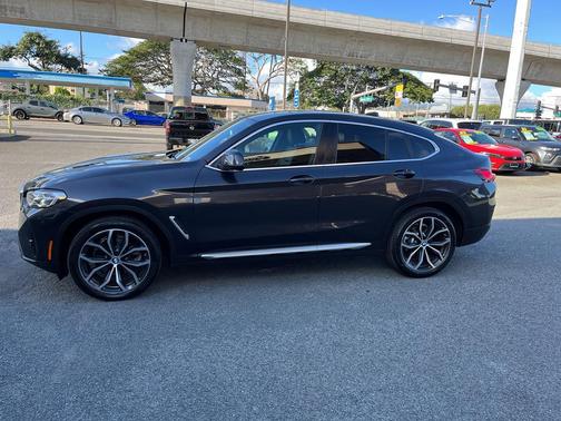 2022 BMW X4 xDrive30i