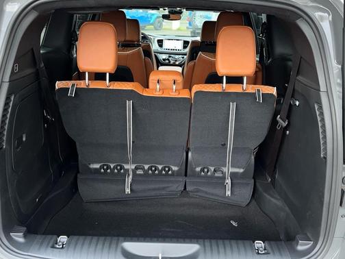 2025 Chrysler Pacifica Hybrid Pinnacle