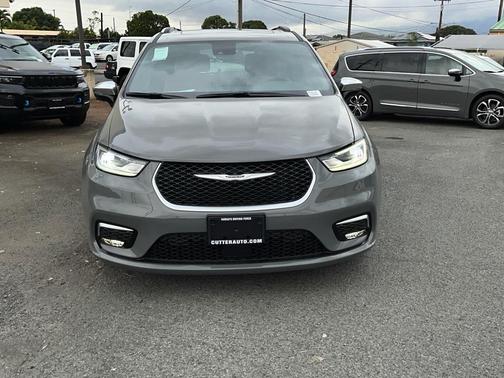 2025 Chrysler Pacifica Hybrid Pinnacle