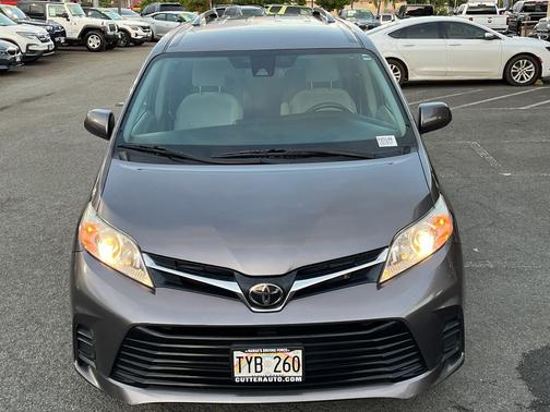 2020 Toyota Sienna LE