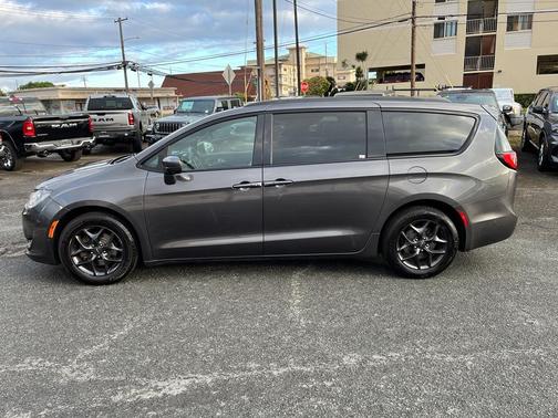 2019 Chrysler Pacifica Touring-L Plus