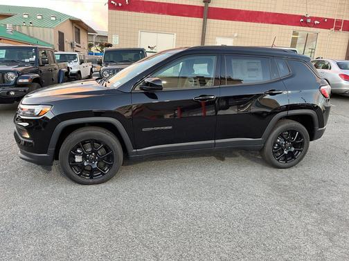 2025 Jeep Compass Latitude