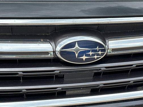 Crystal Black Silica 2019 Subaru Outback 2.5i Touring