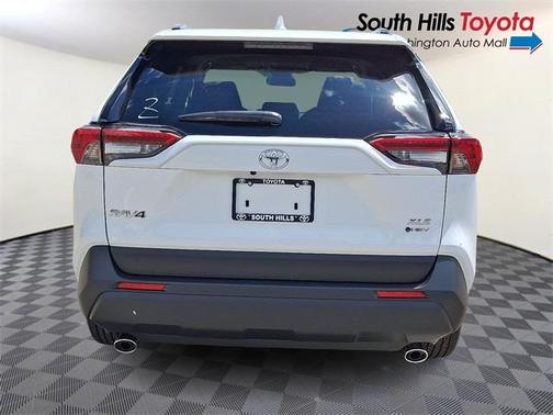 2025 Toyota RAV4 Hybrid XLE