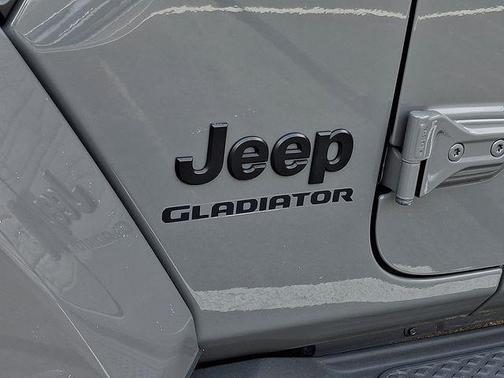 Sting-Gray Clearcoat 2022 Jeep Gladiator High Altitude 4x4