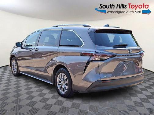 Predawn Gray Mica 2023 Toyota Sienna XLE