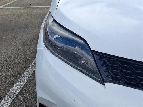 2020 Toyota Sienna SE