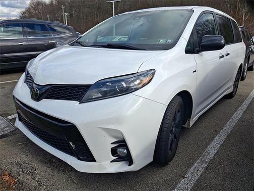 2020 Toyota Sienna SE