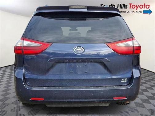 2020 Toyota Sienna XLE