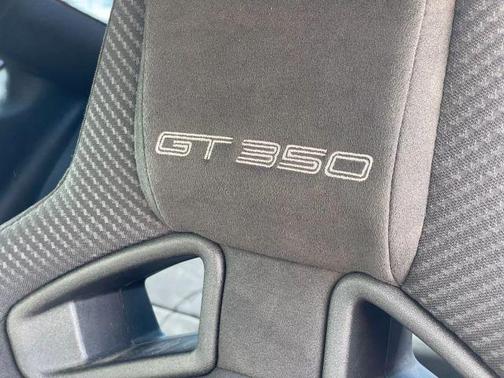 2017 Ford Shelby GT350 Base